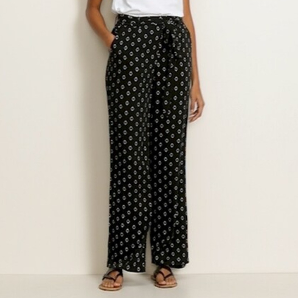 Old Navy wide leg pants